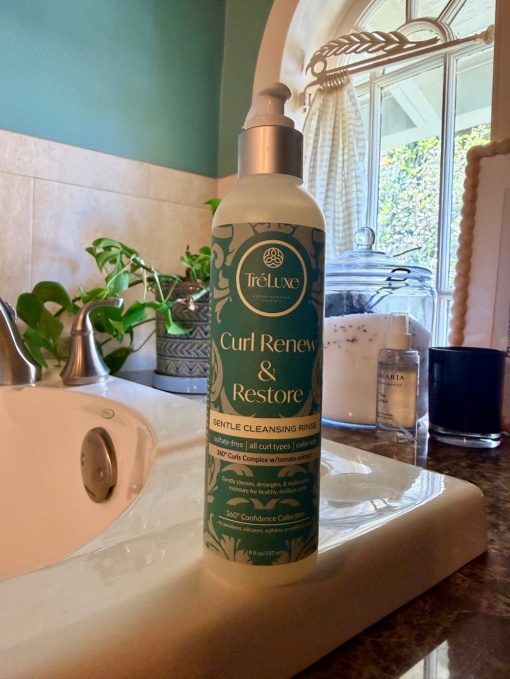 TréLuxe Curl Renew & Restore Gentle Cleansing Rinse - Picture 4 of 6